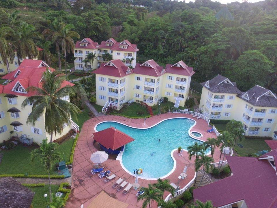 River Side Apt 9 @ Mystic Ridge. Apartamento Ocho Rios Exterior foto