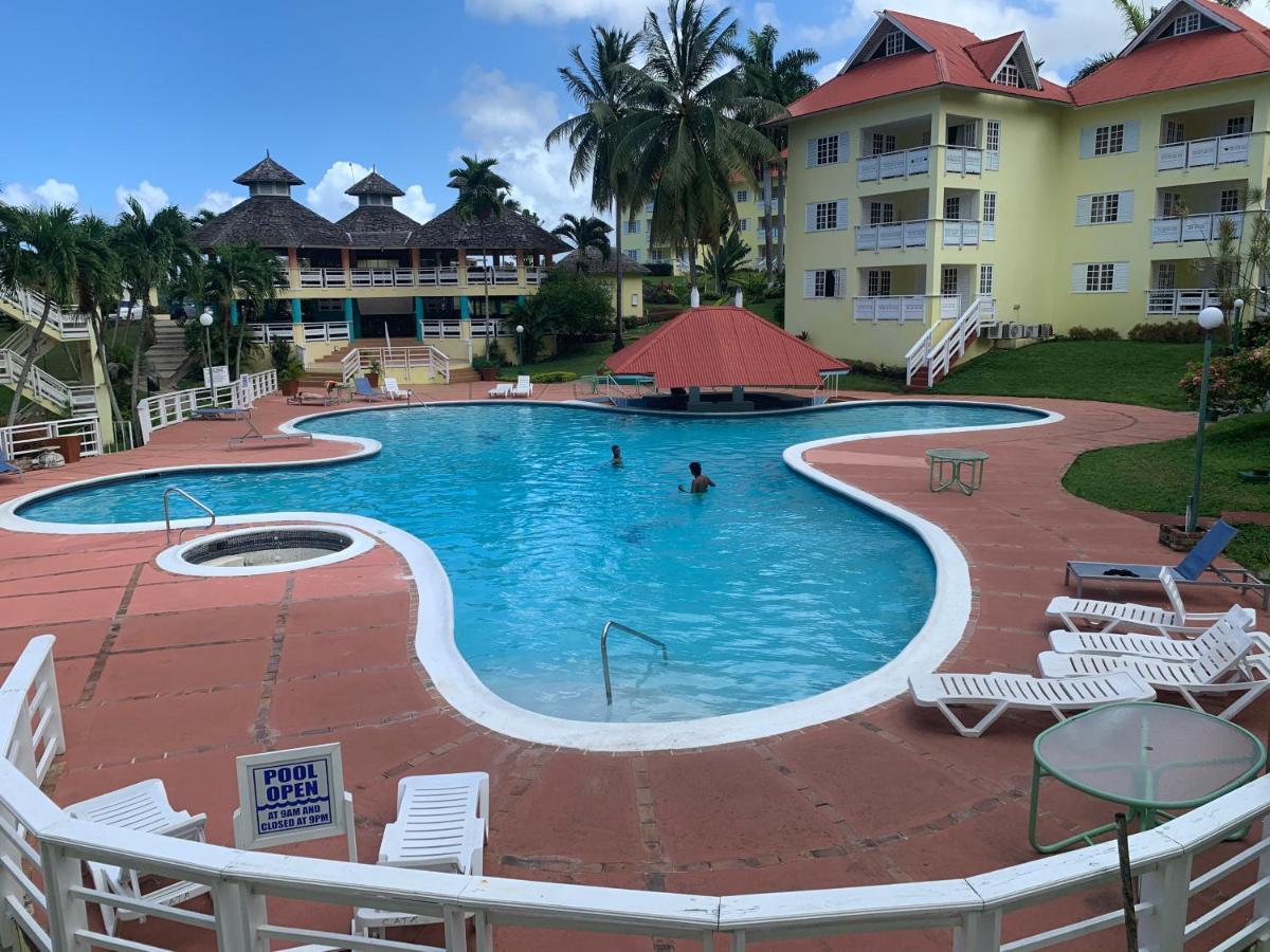 River Side Apt 9 @ Mystic Ridge. Apartamento Ocho Rios Exterior foto